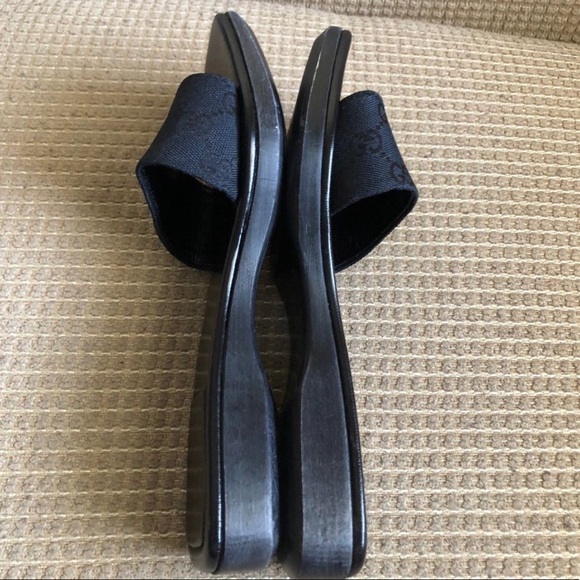 AUTHENTIC MONOGRAM GUCCI SANDAL - Picture 7 of 9